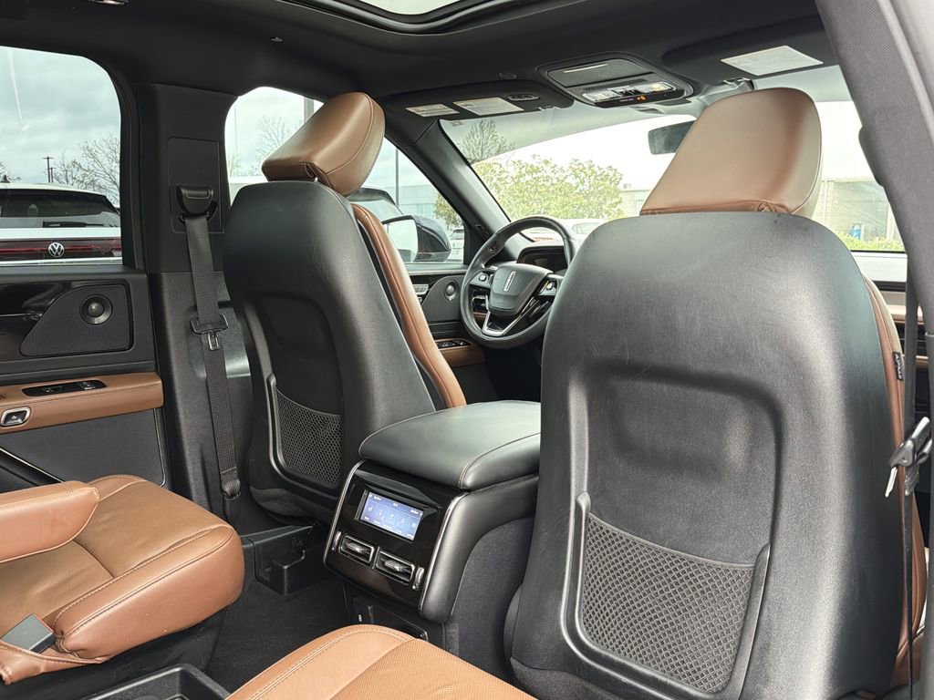Used 2022 Lincoln Aviator Reserve w/ Elements Package Plus image 17