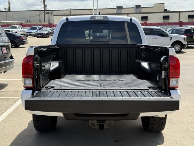 Used 2017 Toyota Tacoma TRD Sport w/ Tow Package (A/T) AWD/4WD image 31