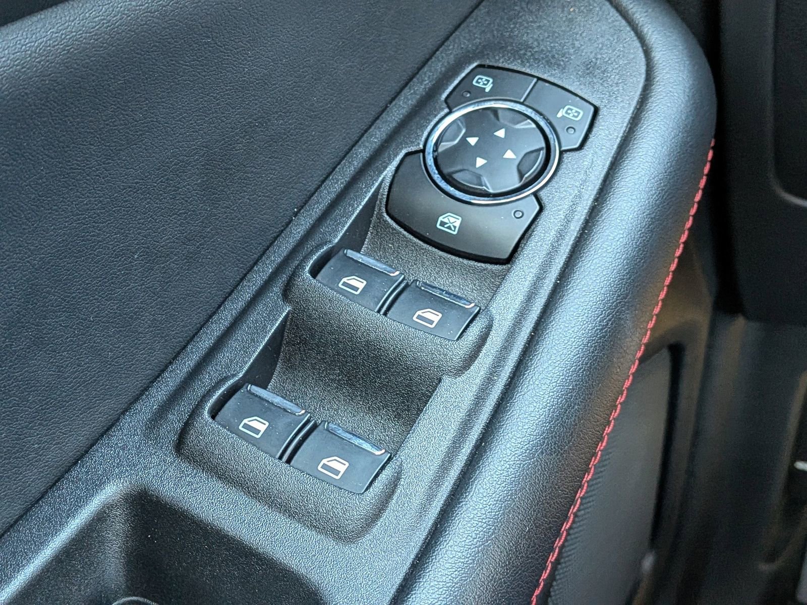 Certified 2024 Ford Edge ST-Line image 30