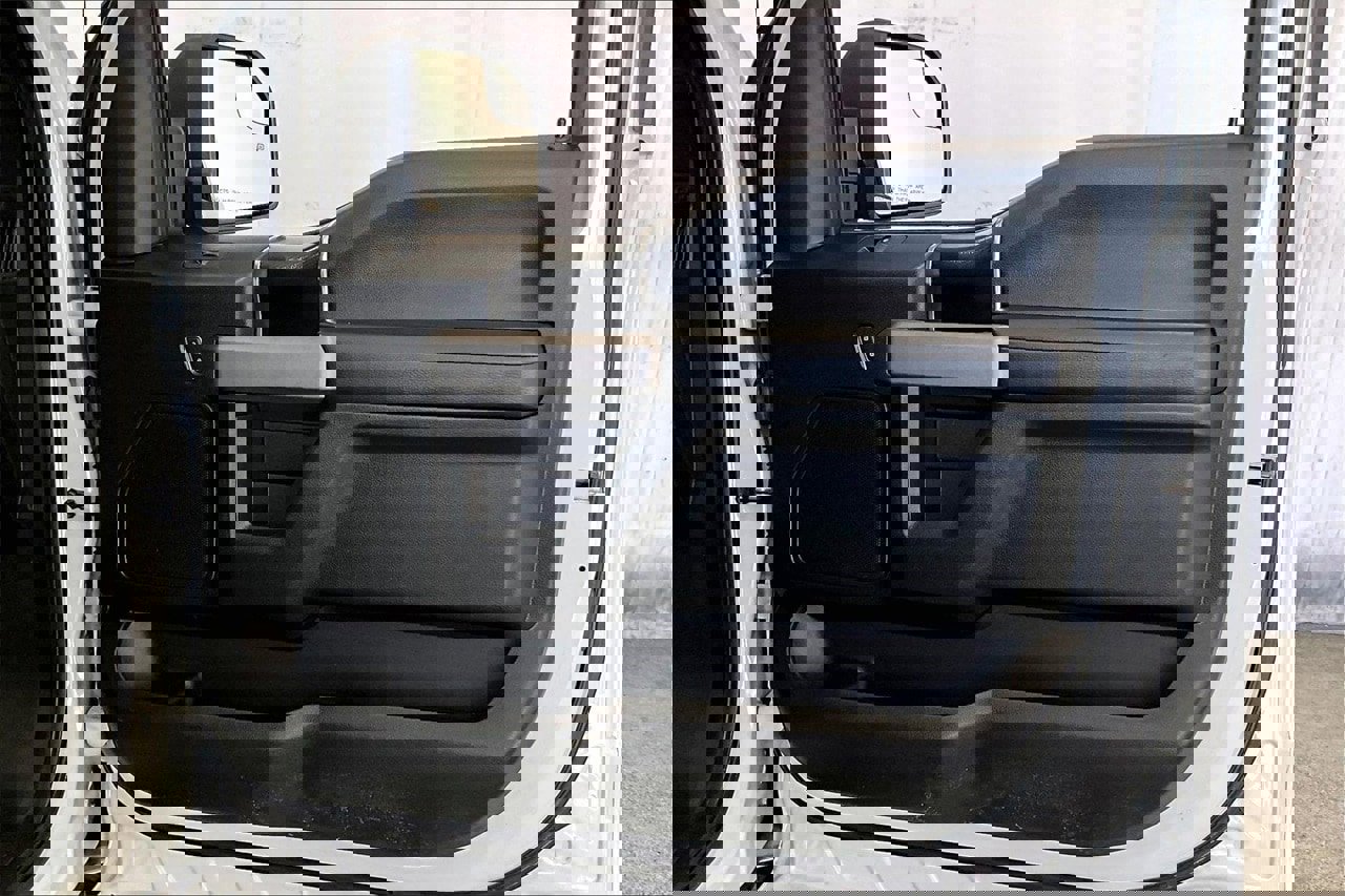 Used 2017 Ford F150 Raptor w/ Equipment Group 801A Mid image 26