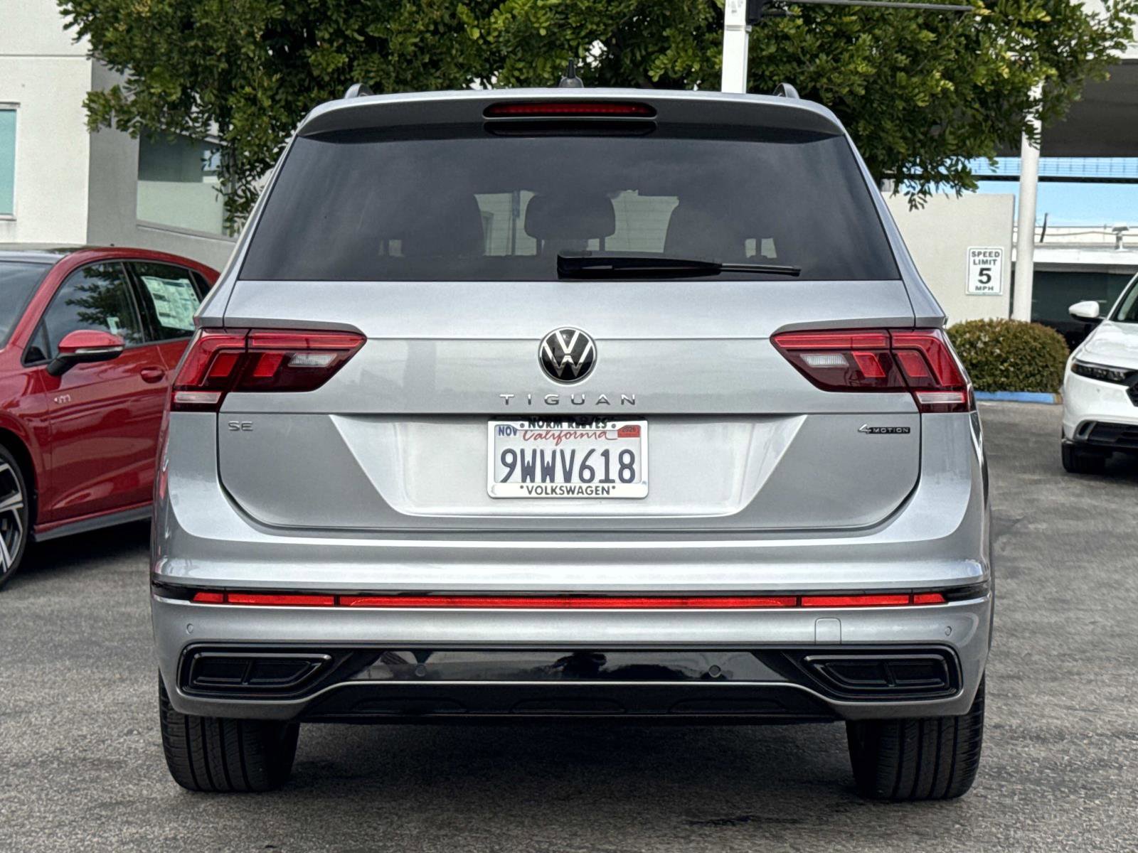 Certified 2024 Volkswagen Tiguan SE R-Line image 4