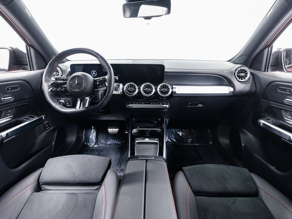Used 2024 Mercedes-Benz EQB 300 4MATIC image 21