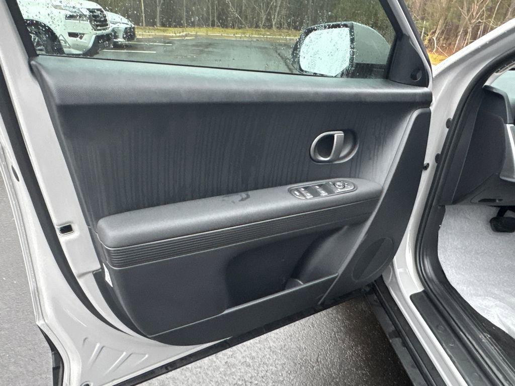 New 2026 Hyundai Ioniq 5 SEL image 9