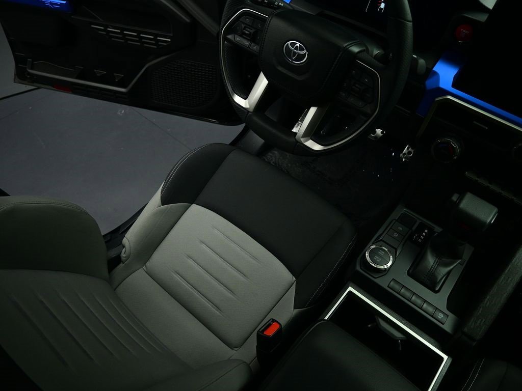 Used 2024 Toyota Tacoma TRD Sport image 9