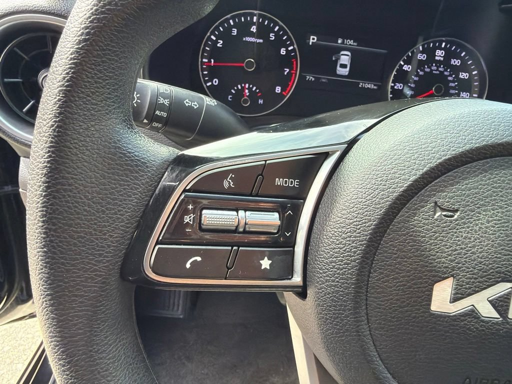 Certified 2022 Kia Forte LXS FWD image 17