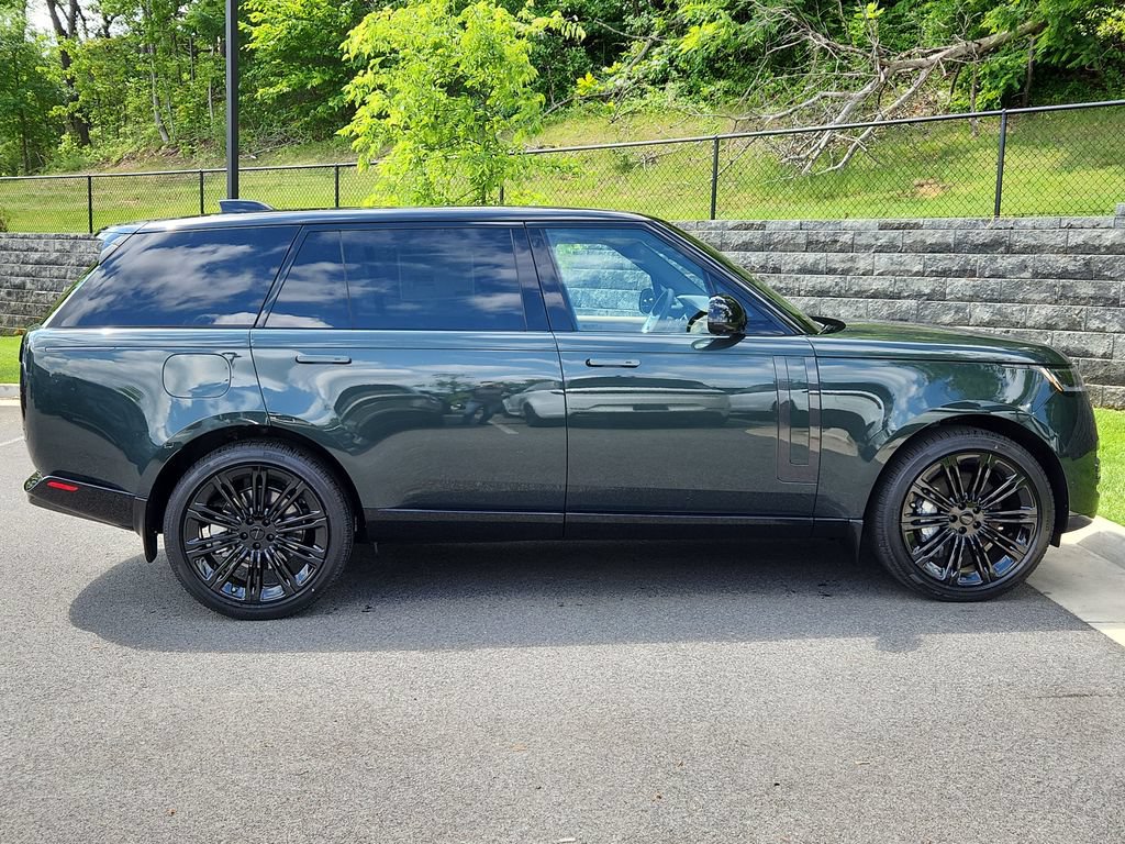 New 2026 Land Rover Range Rover Long Wheelbase SE AWD/4WD image 11