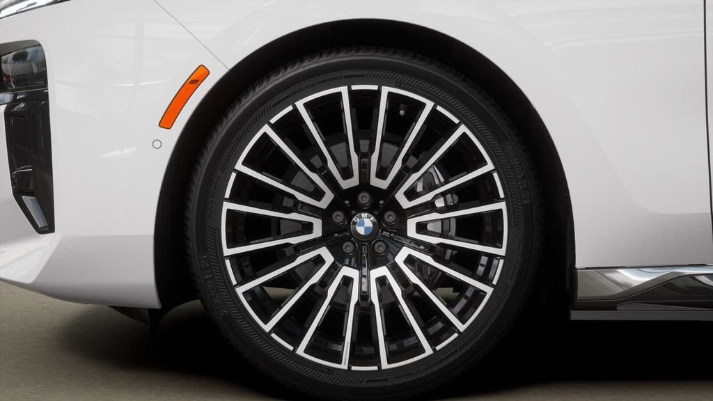 New 2026 BMW i7 eDrive50 w/ Executive Package image 7