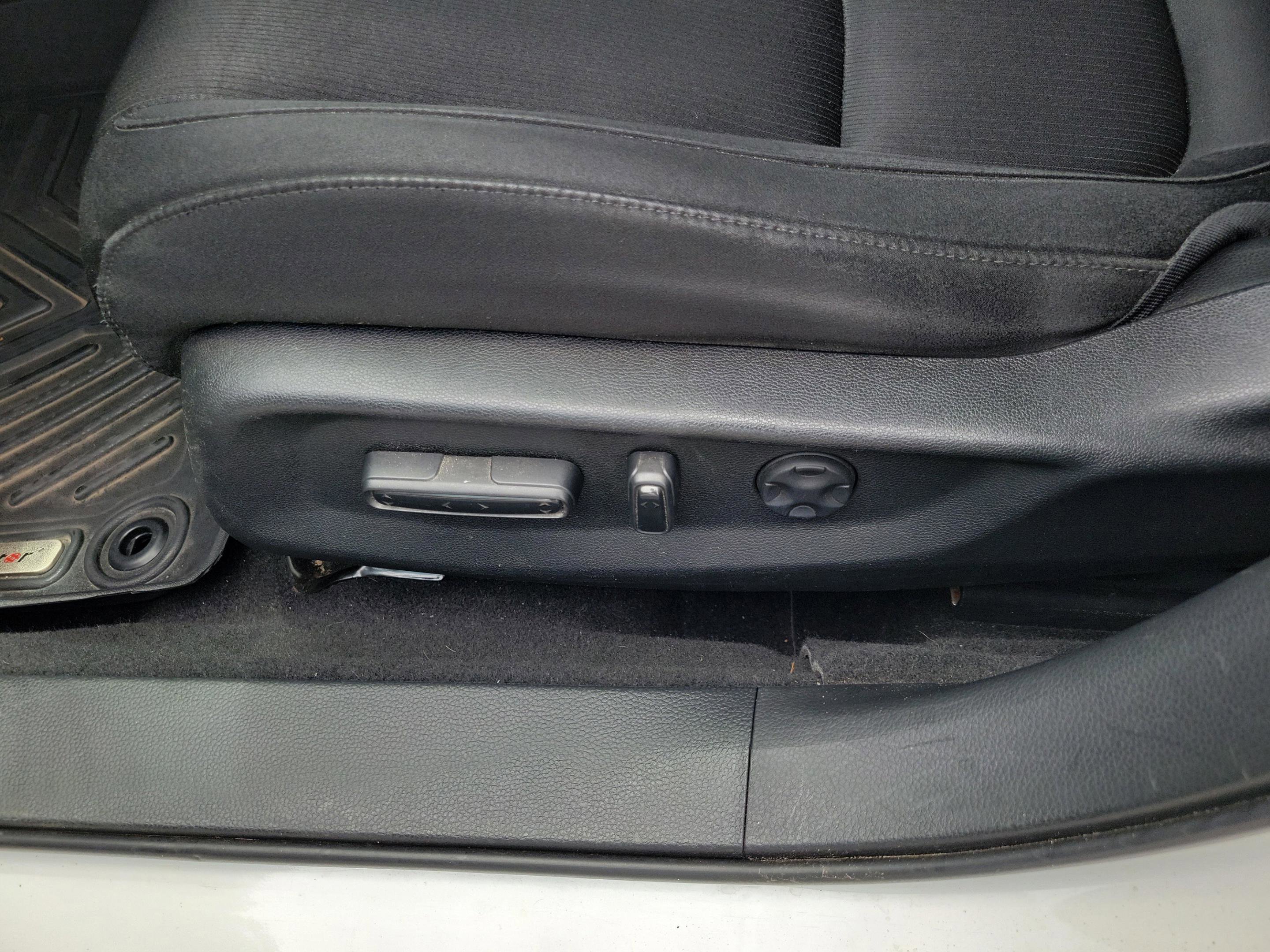 Used 2018 Honda Accord EX image 18