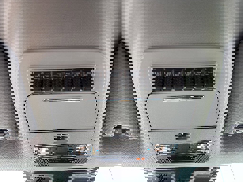 Used 2024 Ford F350 Lariat image 19