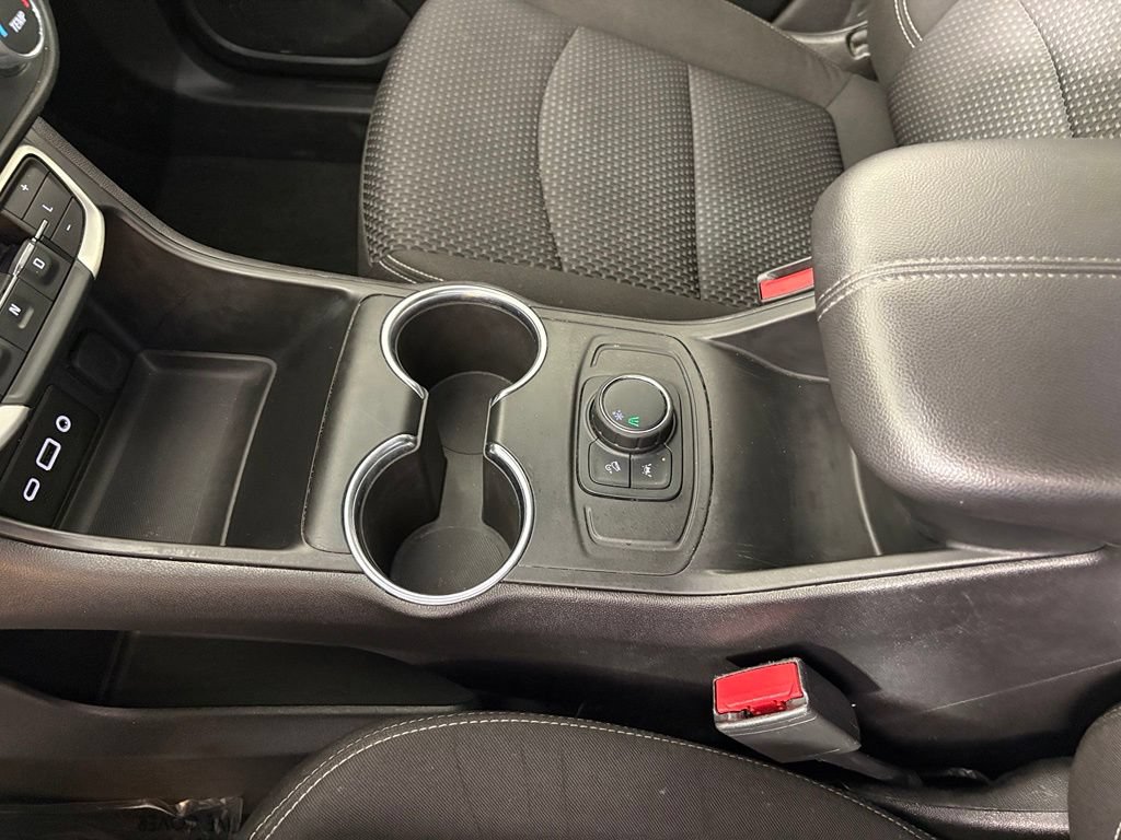 Used 2024 GMC Terrain SLE FWD image 29