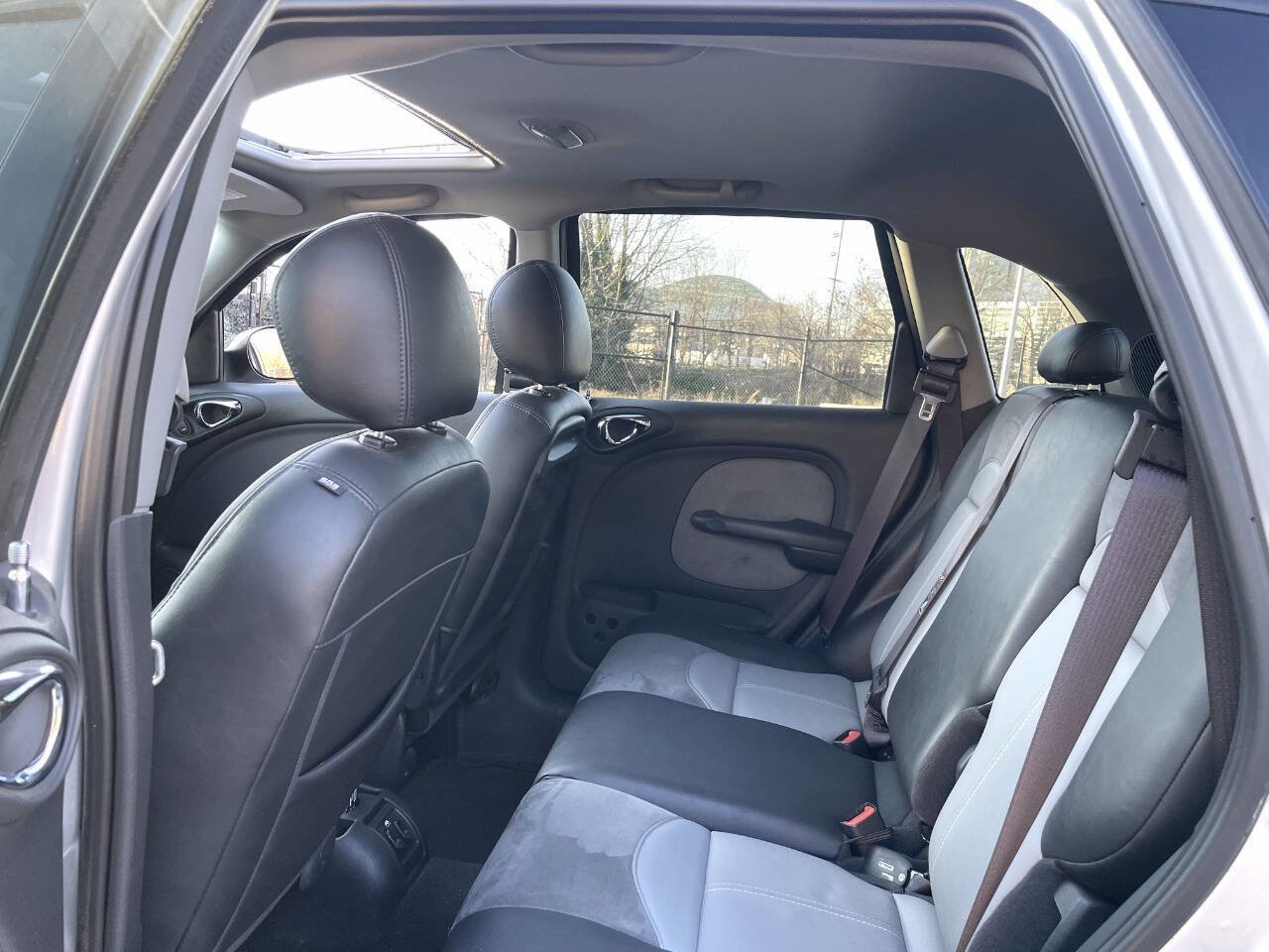 Used 2004 Chrysler PT Cruiser Limited image 17