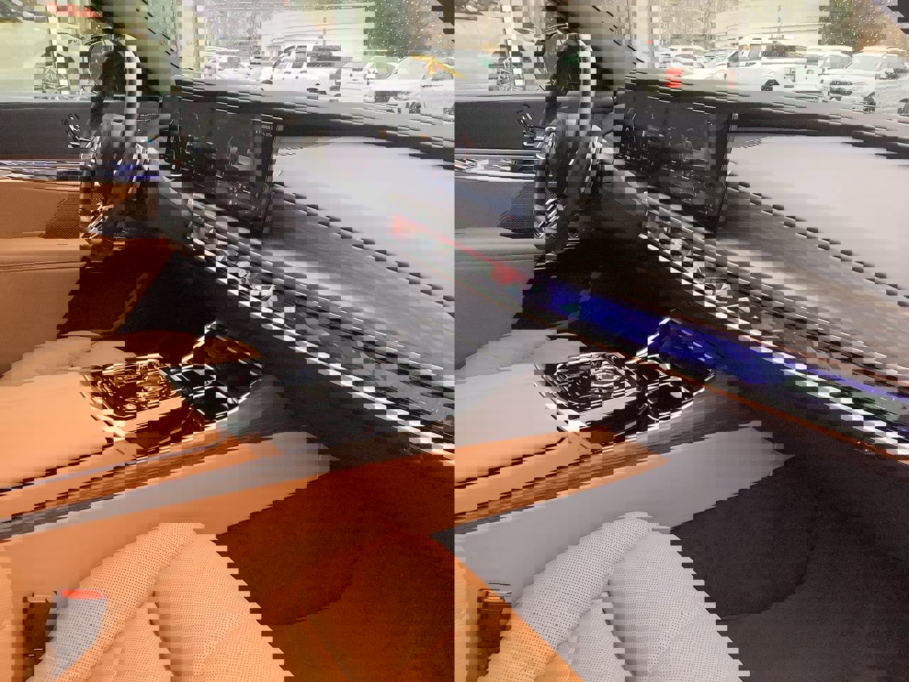 Certified 2023 BMW 740i image 36