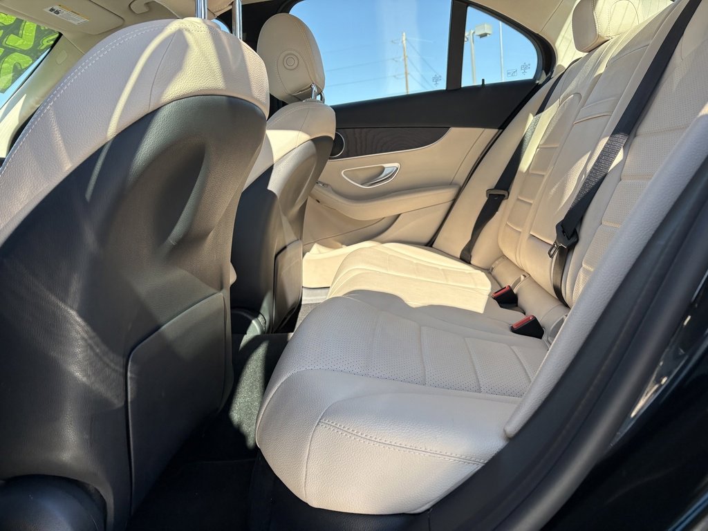 Used 2021 Mercedes-Benz C 300 4MATIC Sedan image 35
