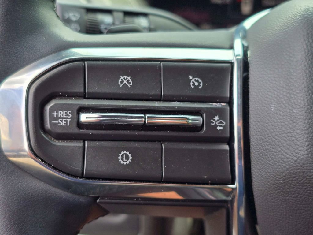 Used 2025 GMC Yukon Denali AWD/4WD image 23