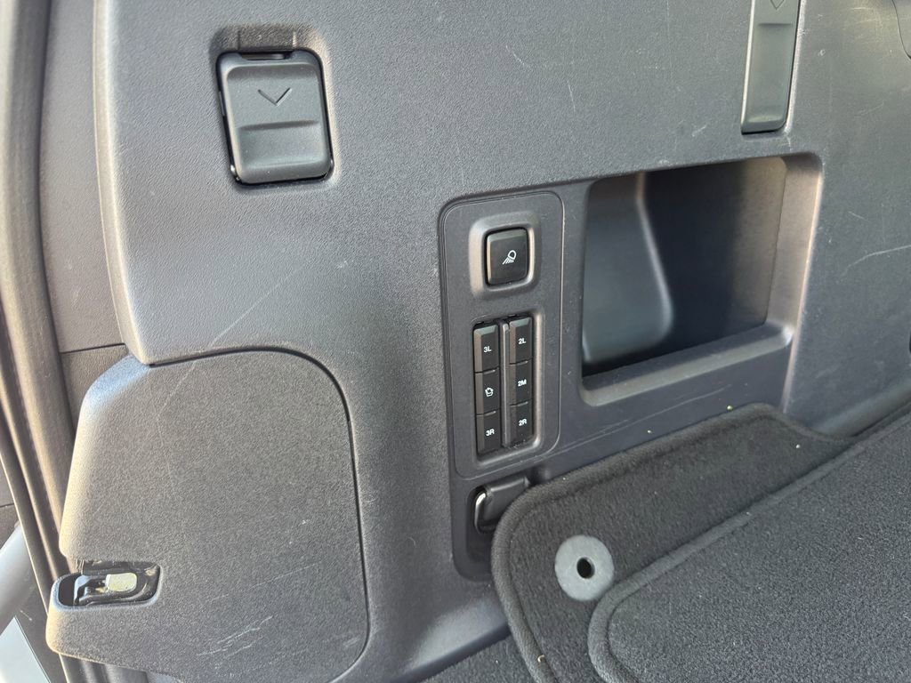 Used 2025 Ford Expedition Max Active AWD/4WD image 14