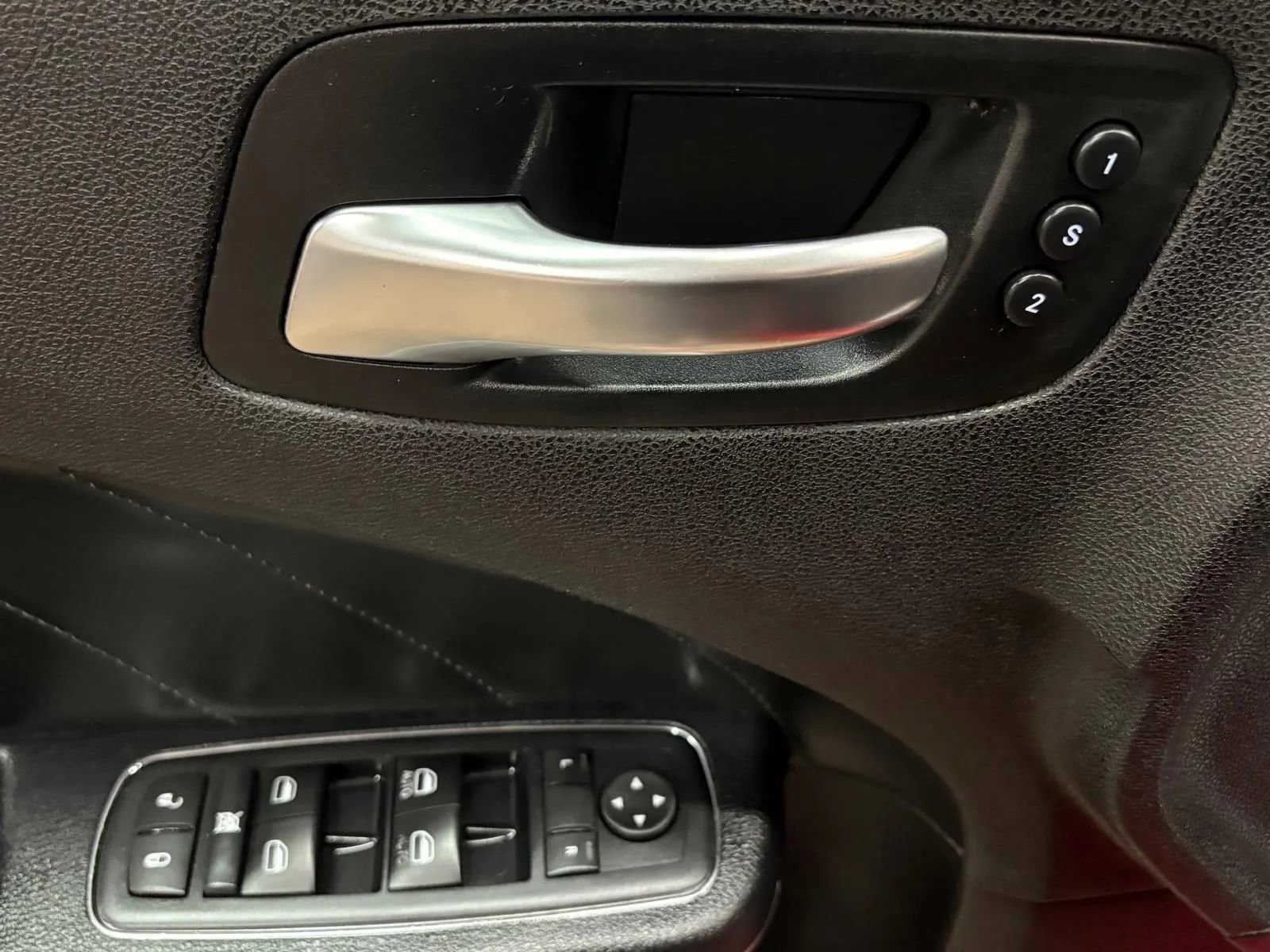 Used 2015 Dodge Charger R/T w/ Plus Group image 30