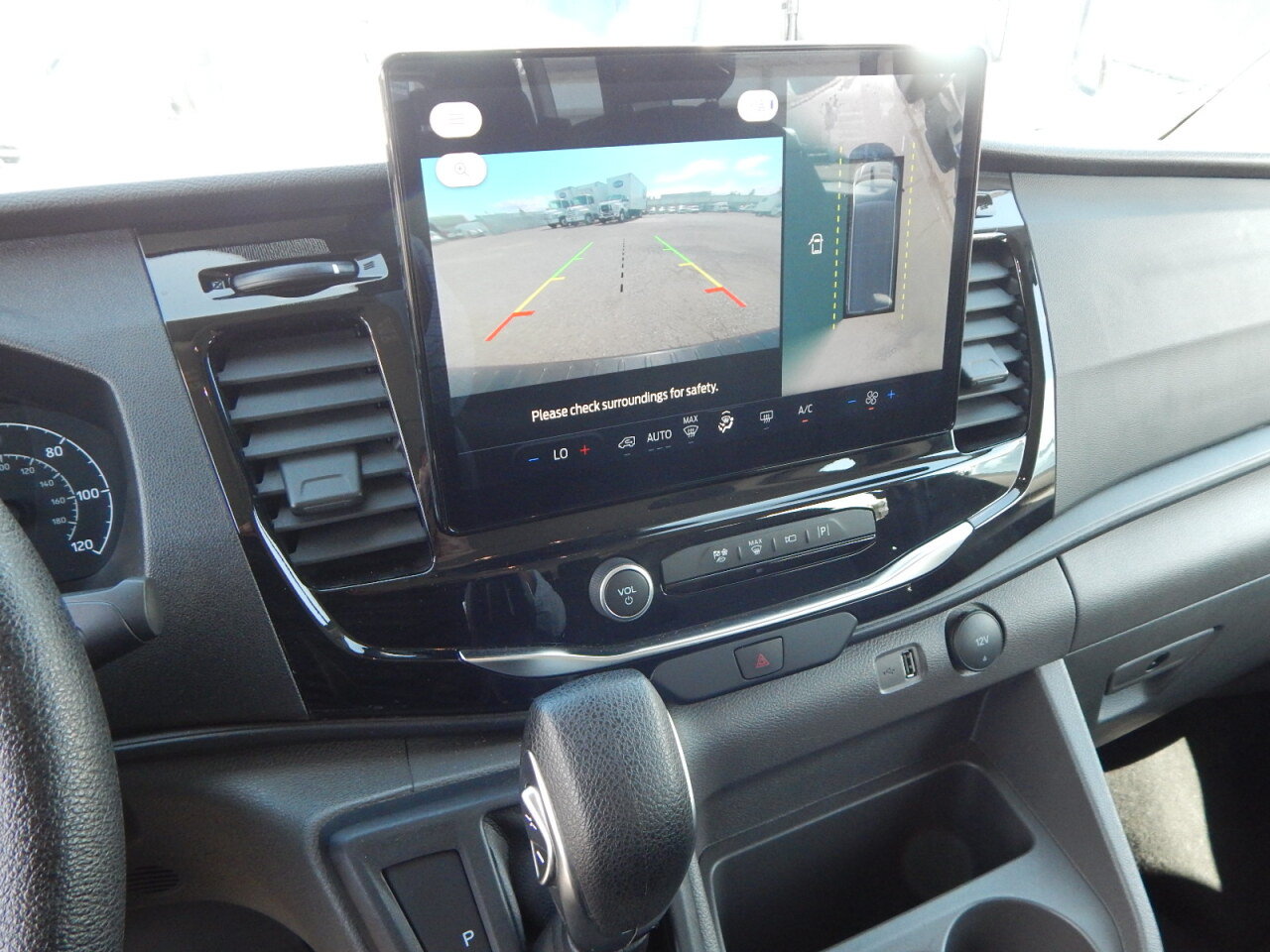 Used 2023 Ford Transit 350 XLT RWD image 24