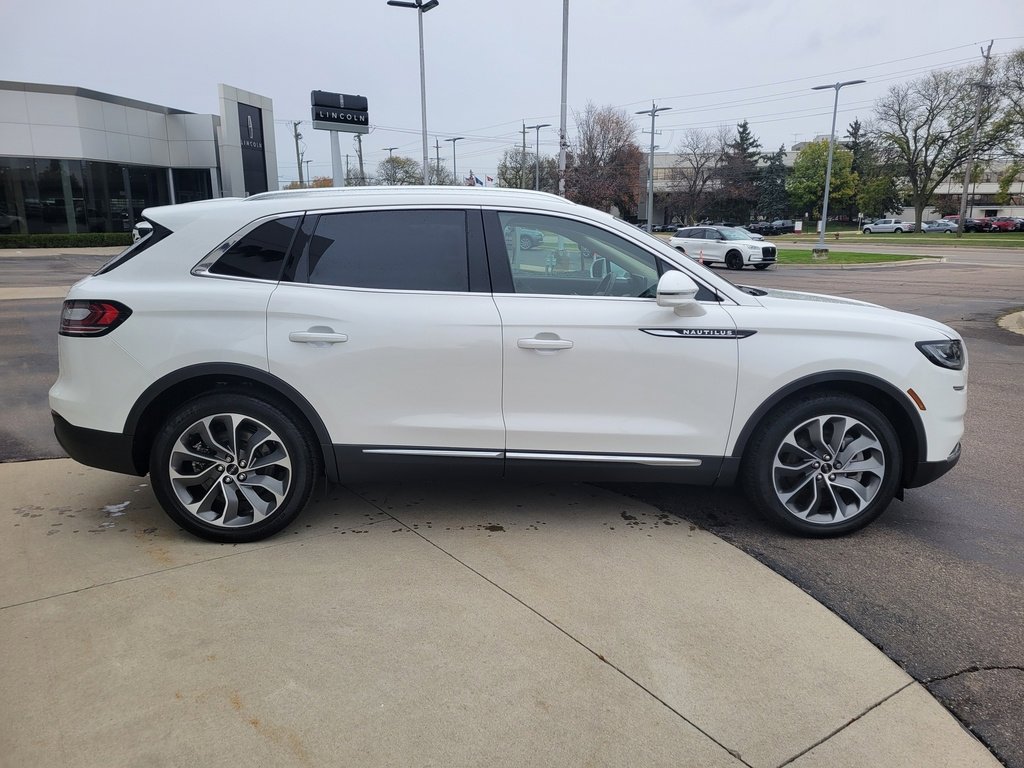 Certified 2023 Lincoln Nautilus Reserve image 4