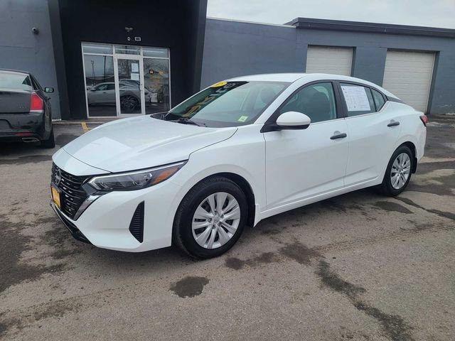 Used 2025 Nissan Sentra S image 2