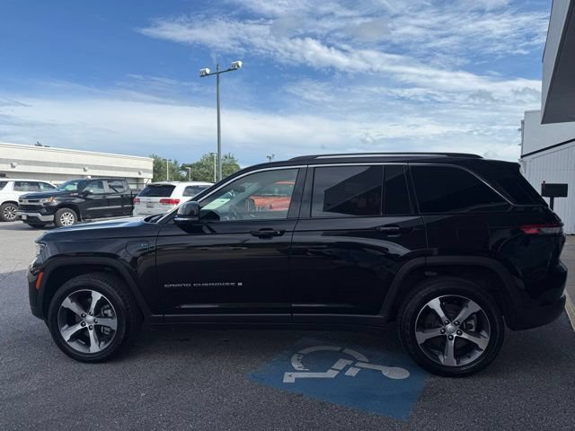 Used 2022 Jeep Grand Cherokee Limited 4xe w/ Luxury Tech Group II AWD/4WD image 27