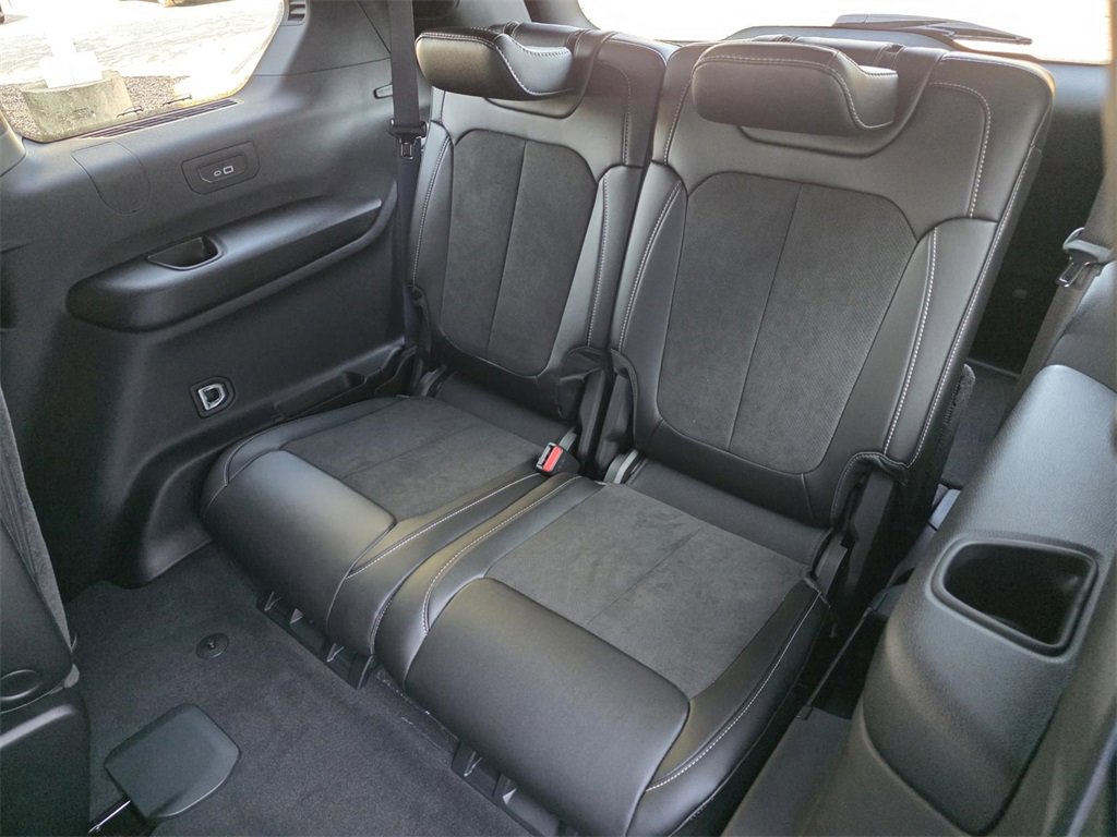 New 2025 Jeep Grand Cherokee L Altitude image 14