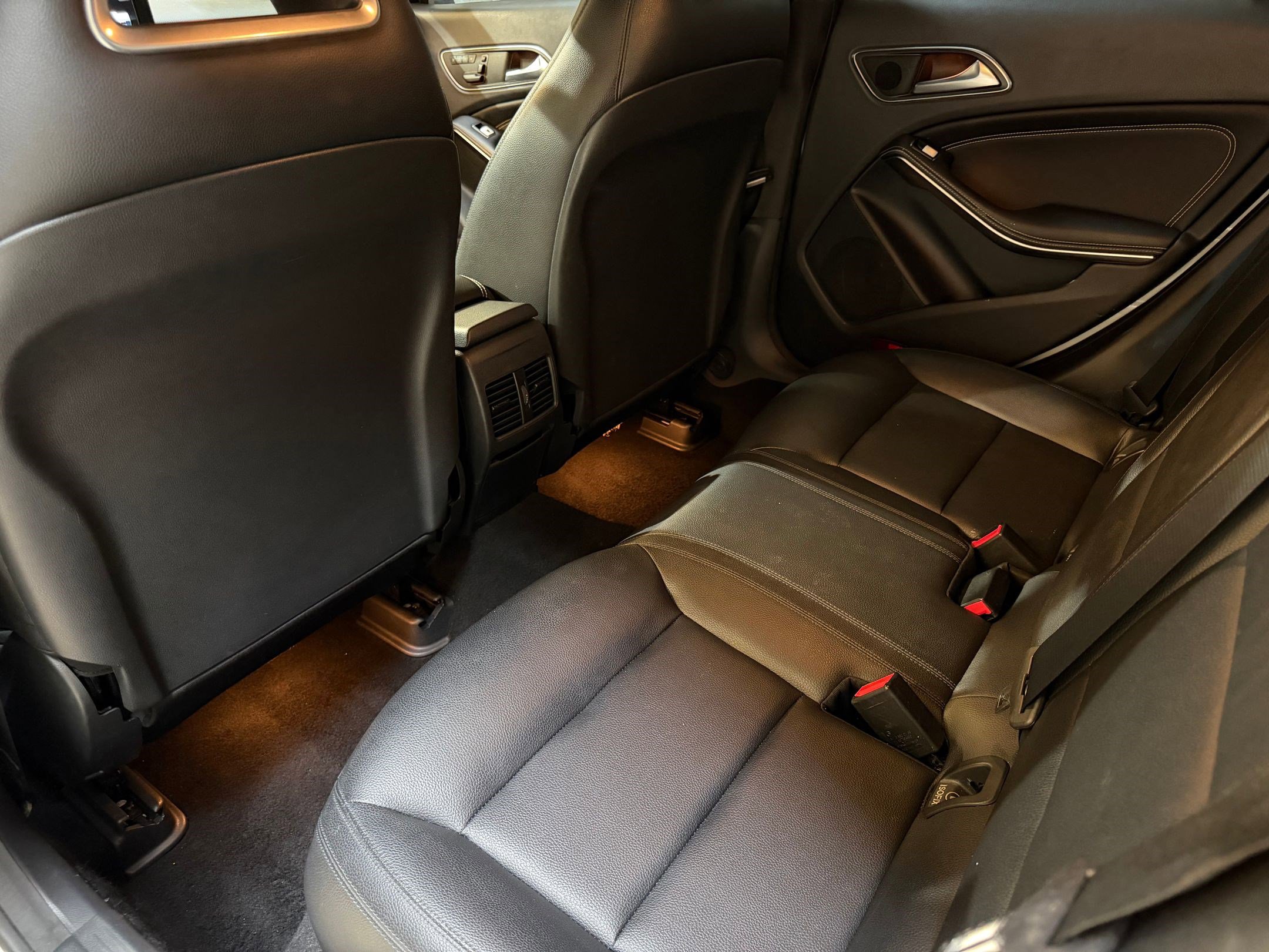 Used 2015 Mercedes-Benz CLA 250 image 33