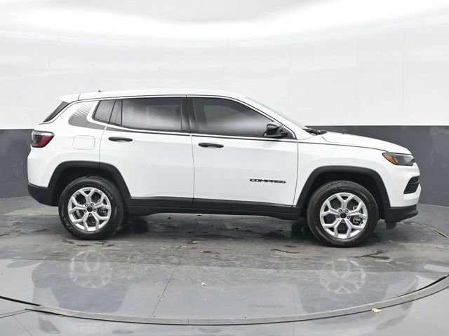 Used 2025 Jeep Compass Sport w/ Mopar Graphics Package AWD/4WD image 5