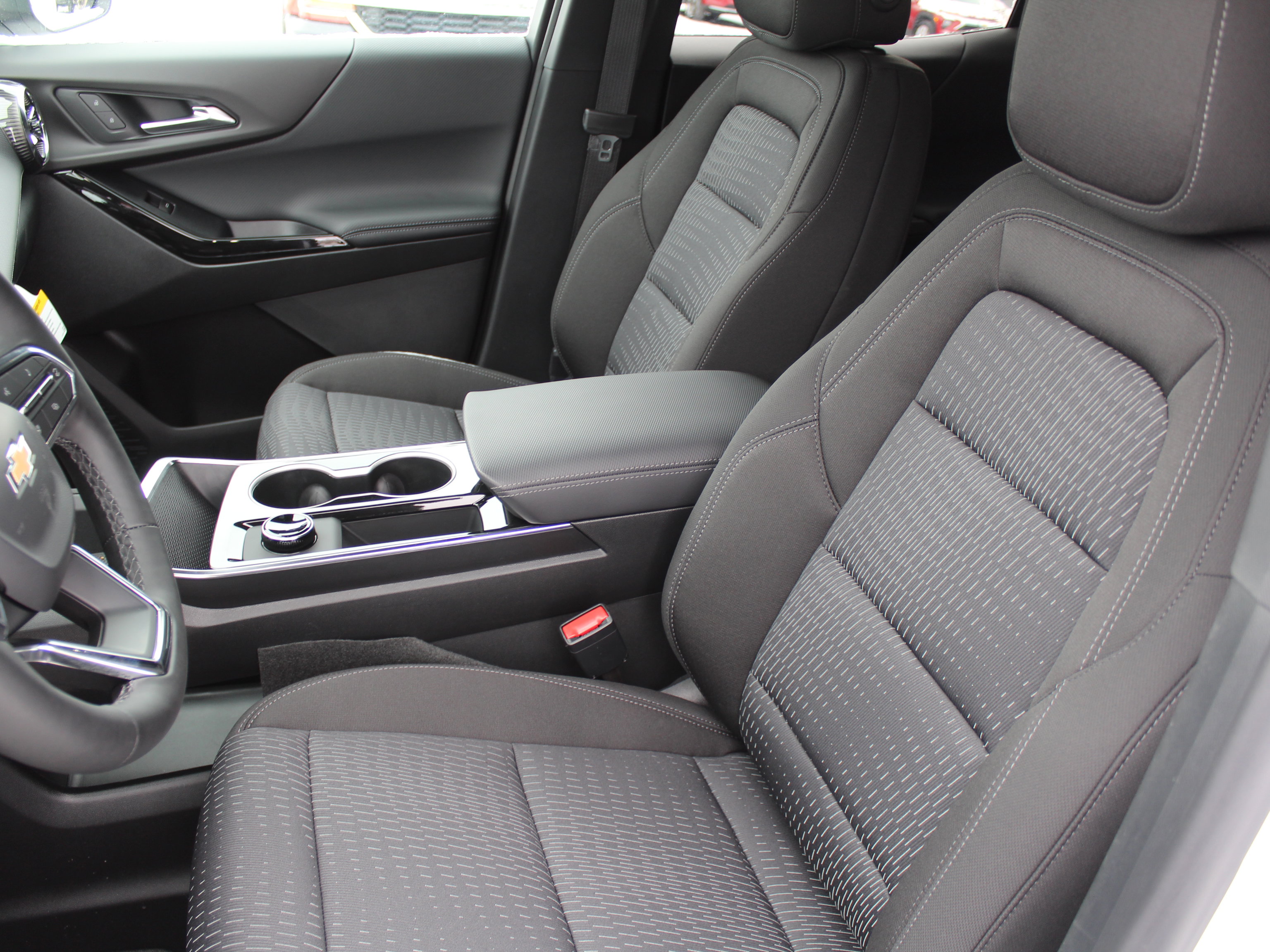 New 2026 Chevrolet Equinox LT image 9