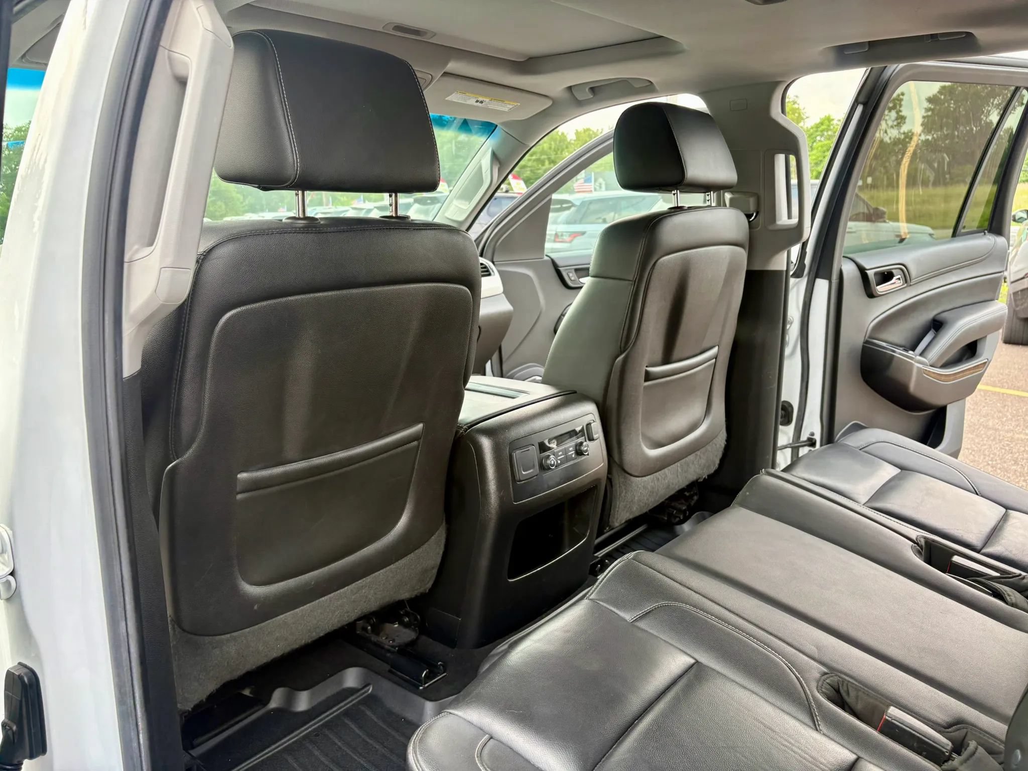 Used 2015 Chevrolet Tahoe LT w/ Luxury Package AWD/4WD image 18