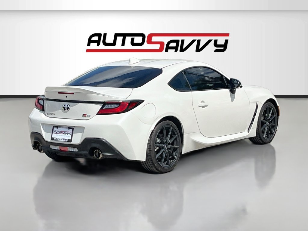 Used 2024 Toyota GR86 Premium RWD image 7