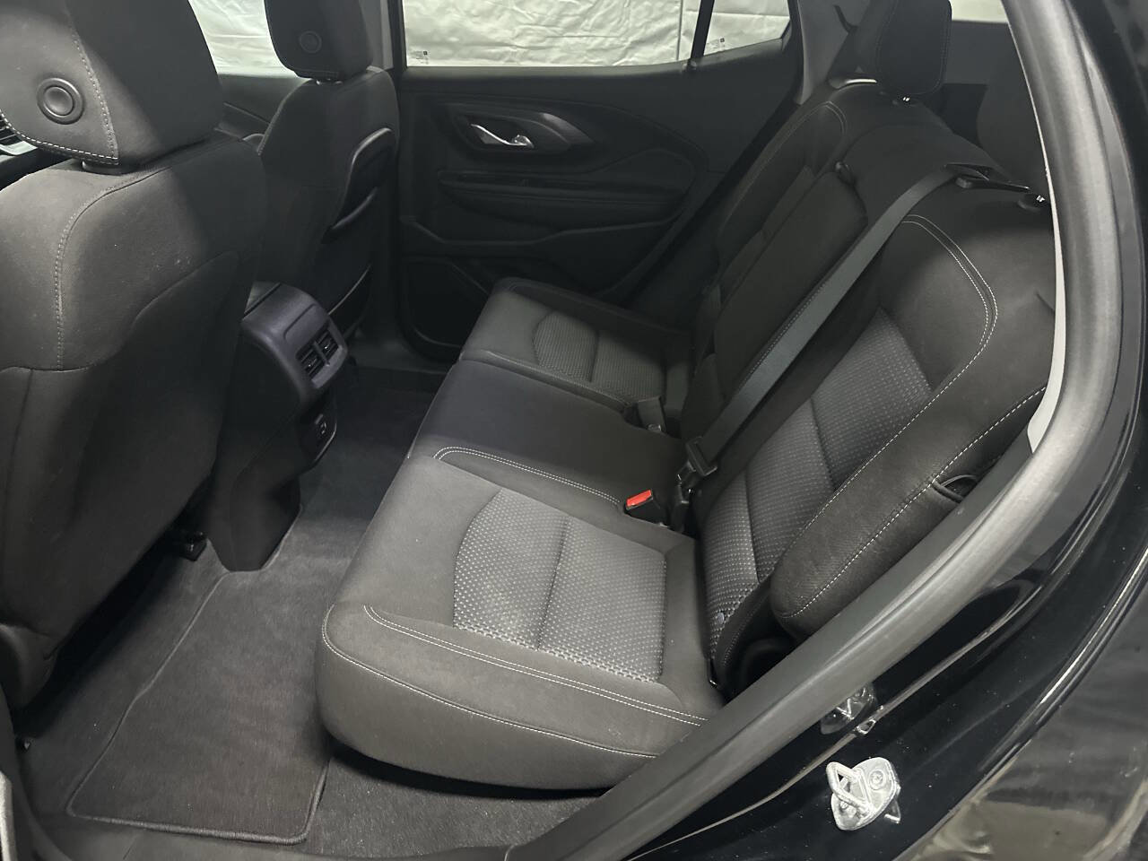 Used 2023 GMC Terrain SLE w/ Driver Convenience Package image 10