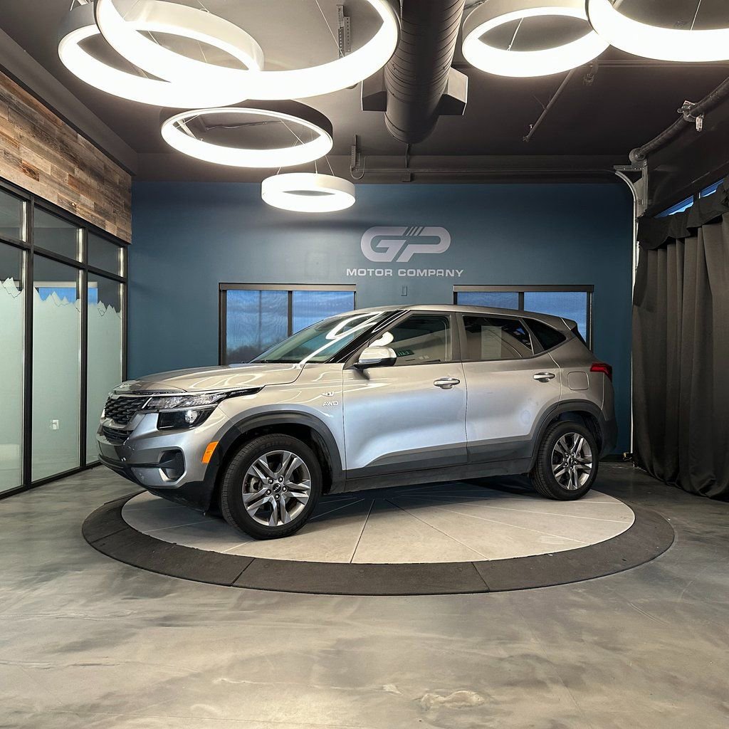 Used 2023 Kia Seltos LX AWD/4WD image 7