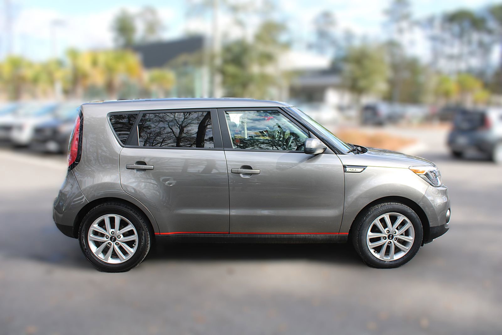 Certified 2018 Kia Soul + image 13