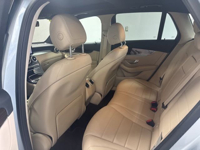 Used 2021 Mercedes-Benz GLC 300 4MATIC image 17