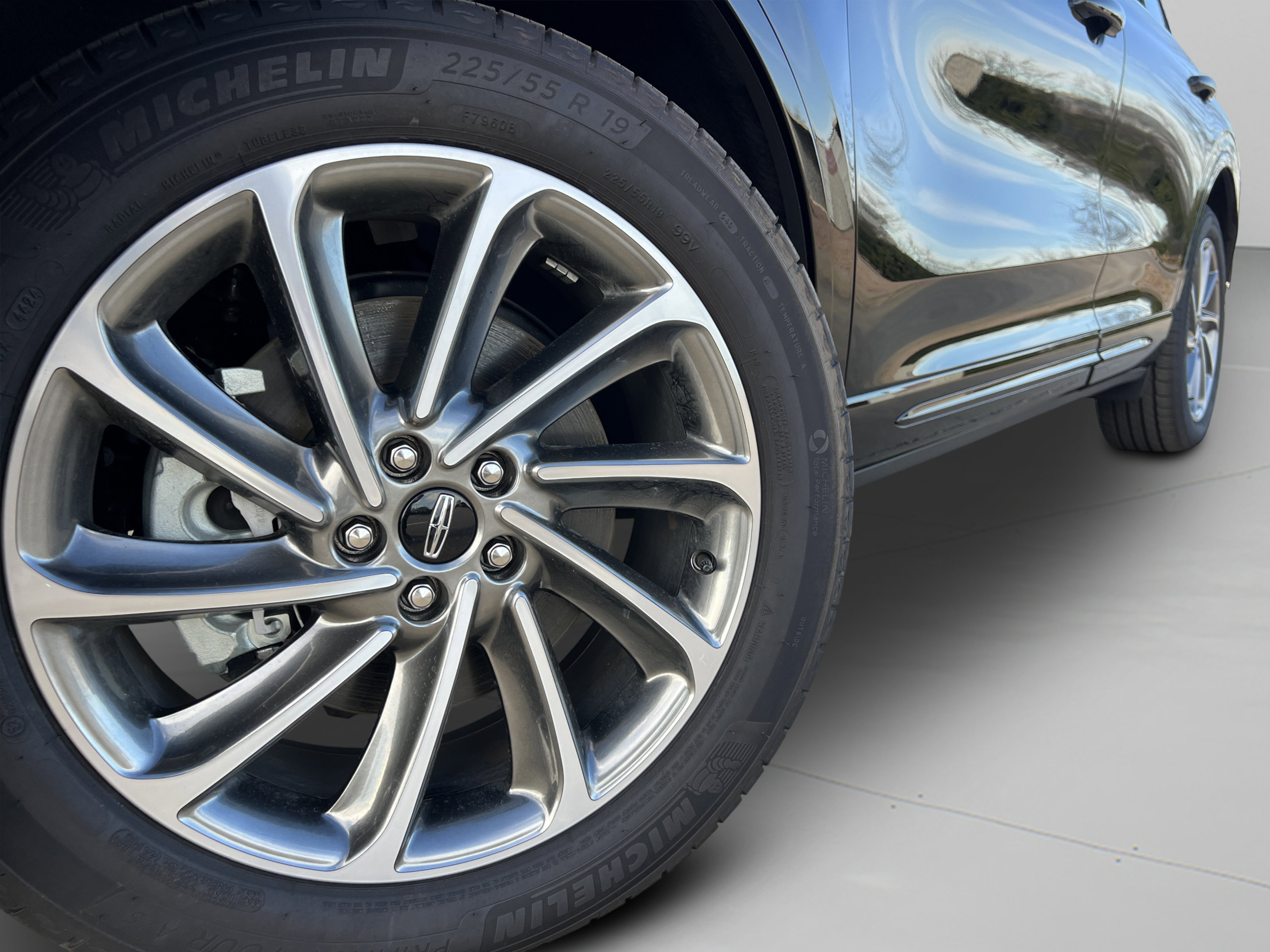 New 2025 Lincoln Corsair Grand Touring AWD/4WD image 32