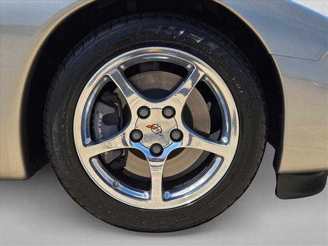 Used 2000 Chevrolet Corvette Coupe w/ Roof Pkg RWD image 19