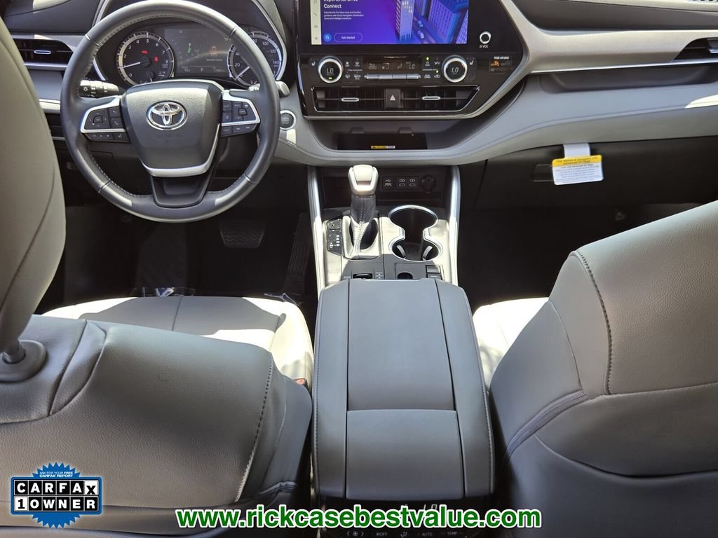 Used 2023 Toyota Highlander XLE FWD image 13