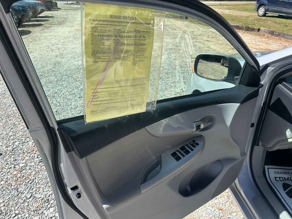 Used 2012 Toyota Corolla LE image 7