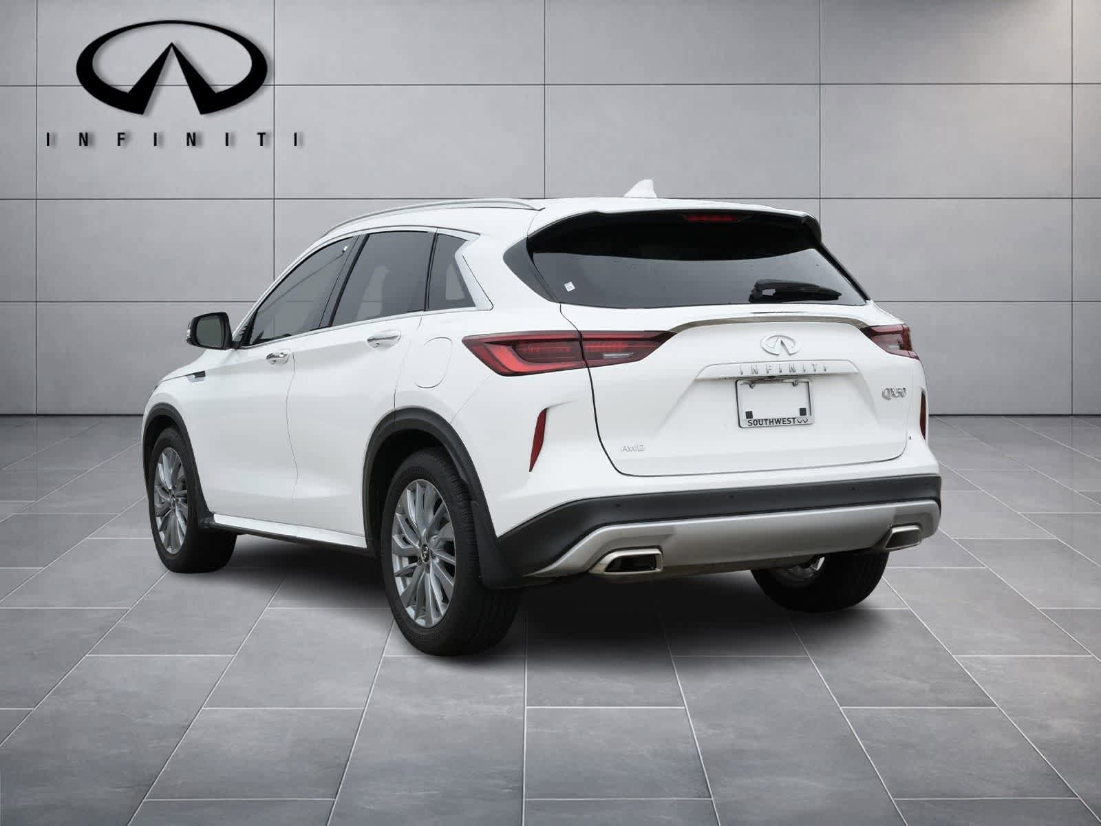 Used 2025 INFINITI QX50 Luxe w/ Cargo Package AWD/4WD image 5