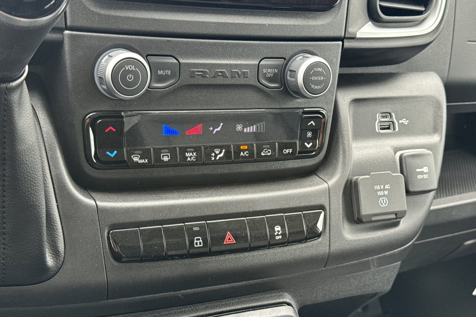 New 2026 RAM ProMaster 3500 w/ Quick Order Package 22G SLT image 18