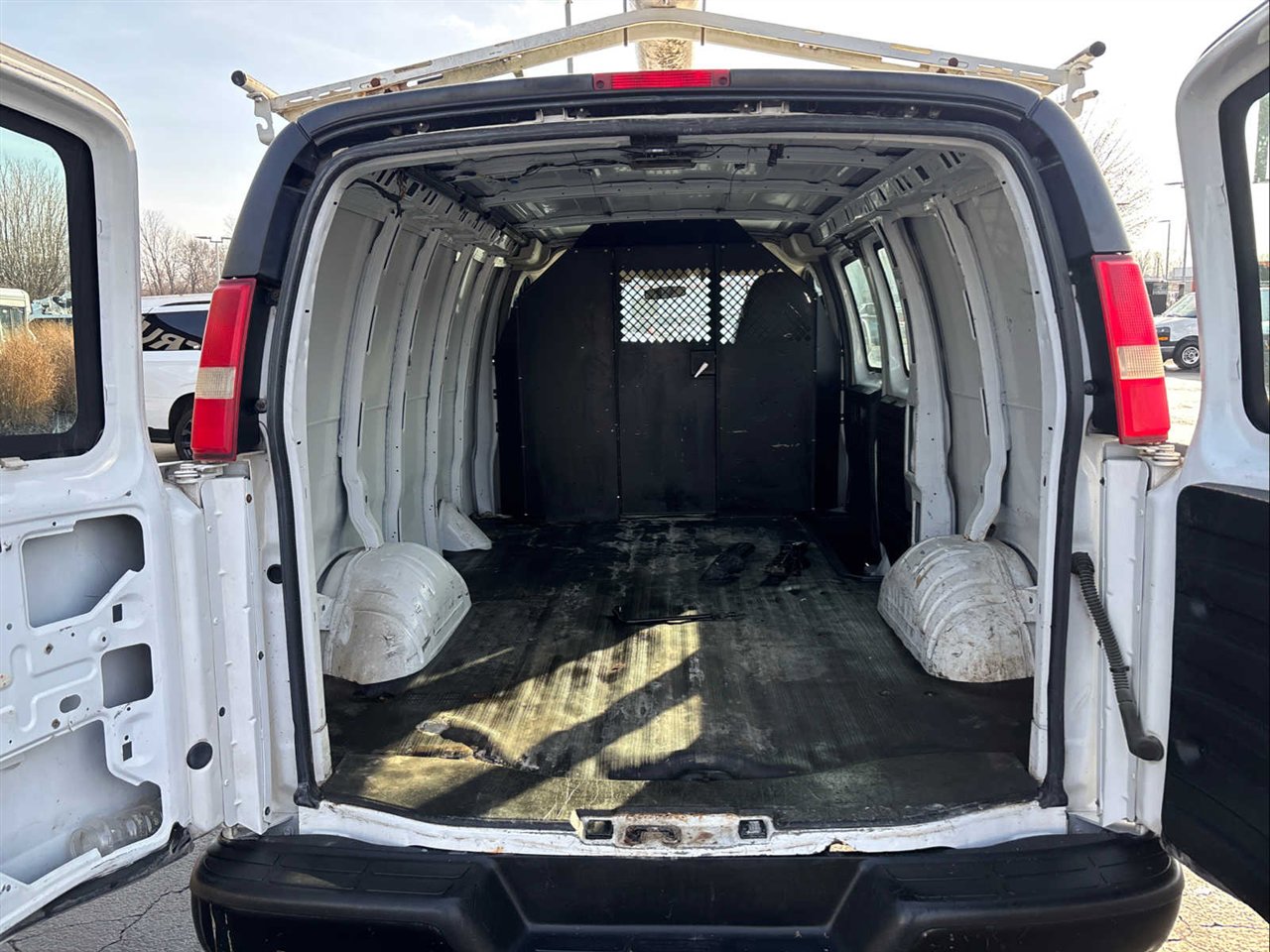 Used 2012 Chevrolet Express 2500 image 8