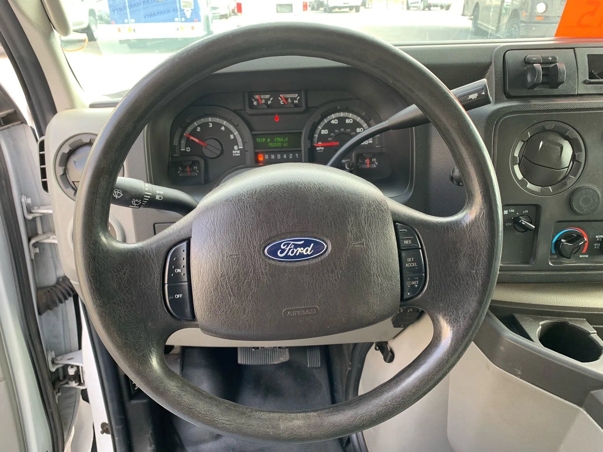 Used 2019 Ford E-450 and Econoline 450 Super Duty w/ Power Windows & Locks Group image 10