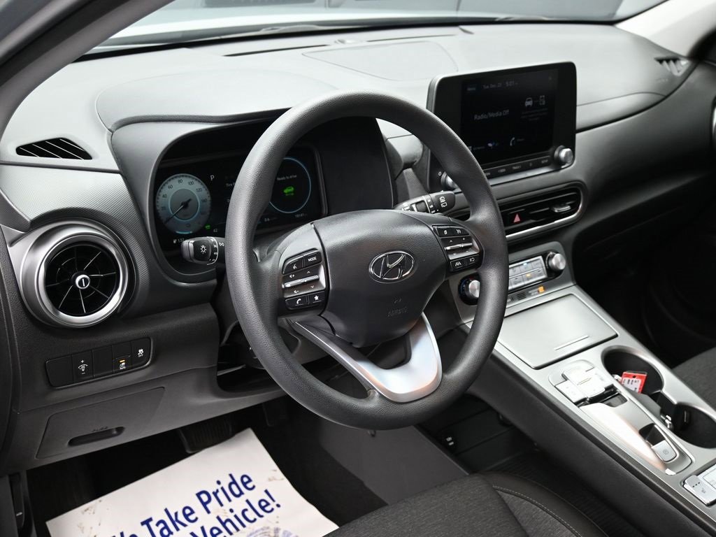 Used 2023 Hyundai Kona SE w/ Cargo Package image 17