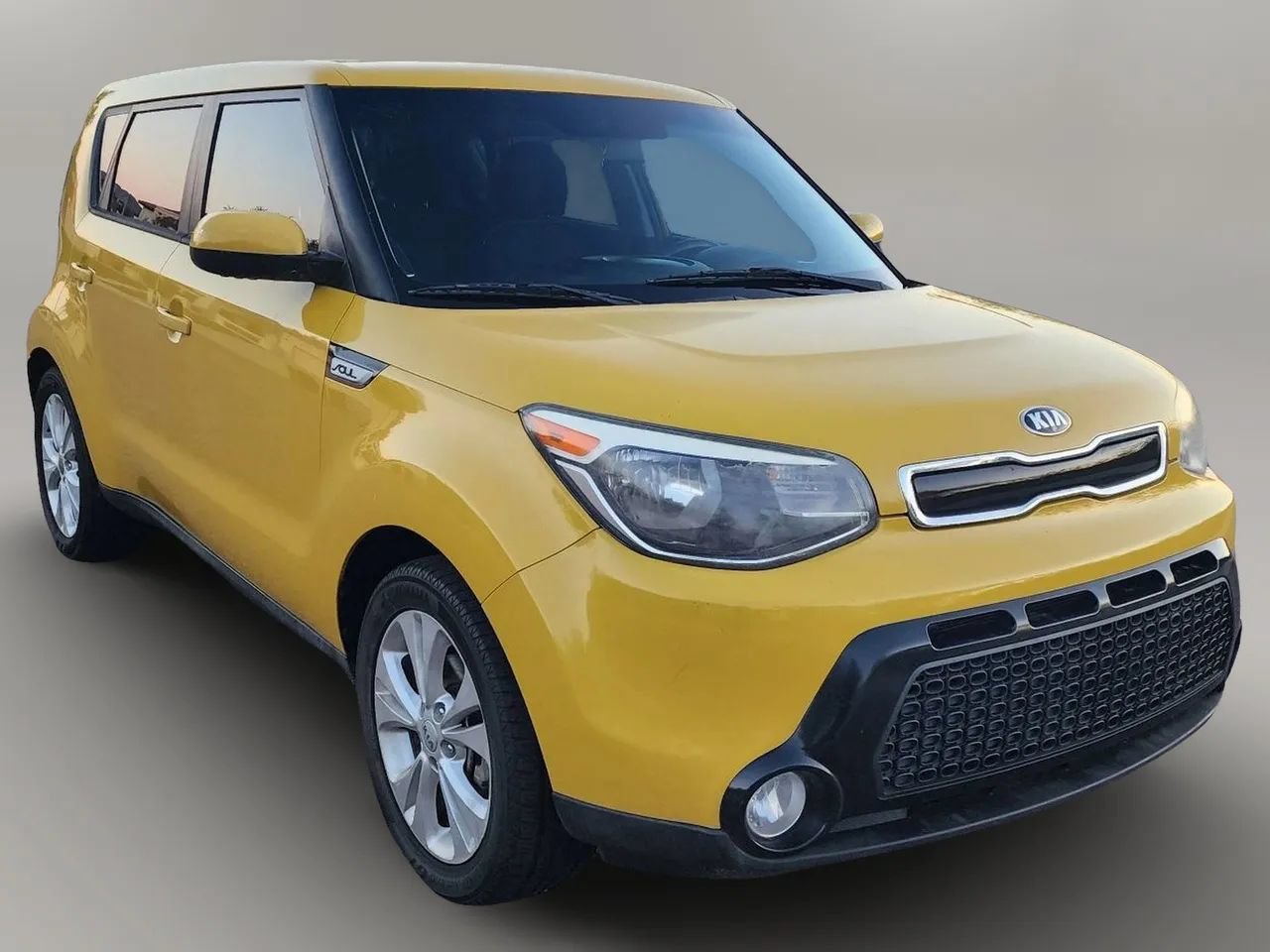 Used 2016 Kia Soul + FWD image 7