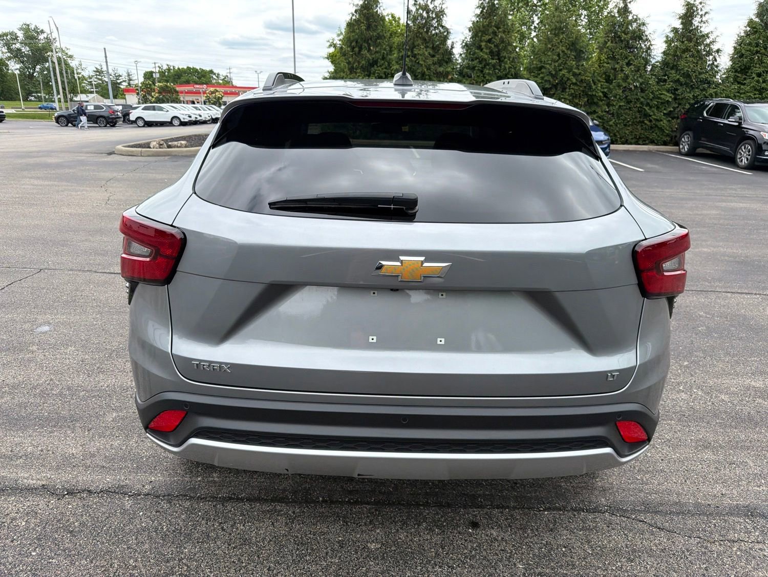 Used 2024 Chevrolet Trax LT w/ Driver Confidence Package FWD image 4