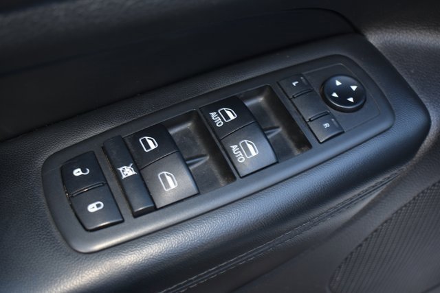 Used 2018 Jeep Grand Cherokee Altitude image 15