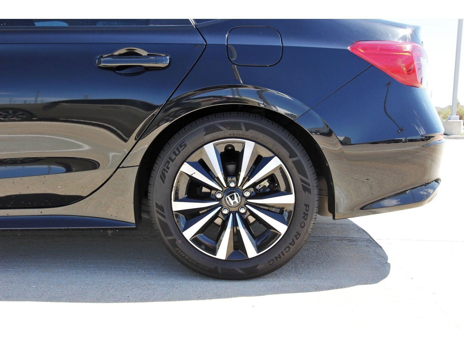 Used 2024 Honda Civic EX image 30