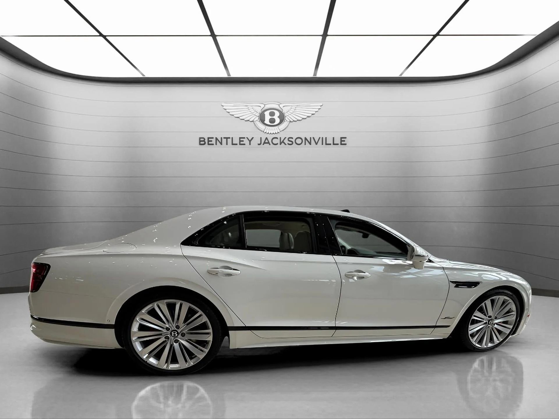 New 2025 Bentley Flying Spur Plug-In Hybrid image 5