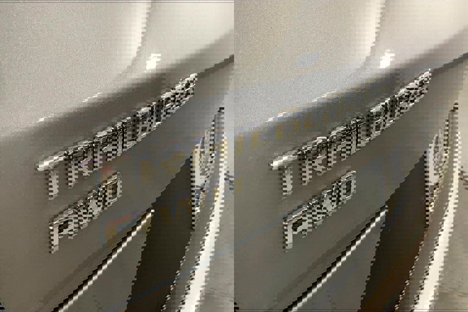 Used 2025 Chevrolet TrailBlazer LT AWD/4WD image 8