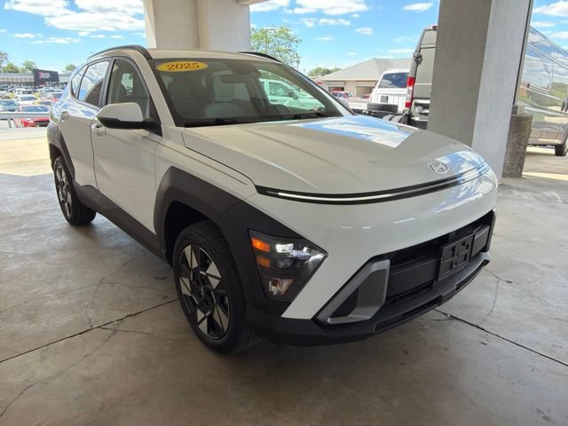 Used 2025 Hyundai Kona SEL AWD/4WD image 8